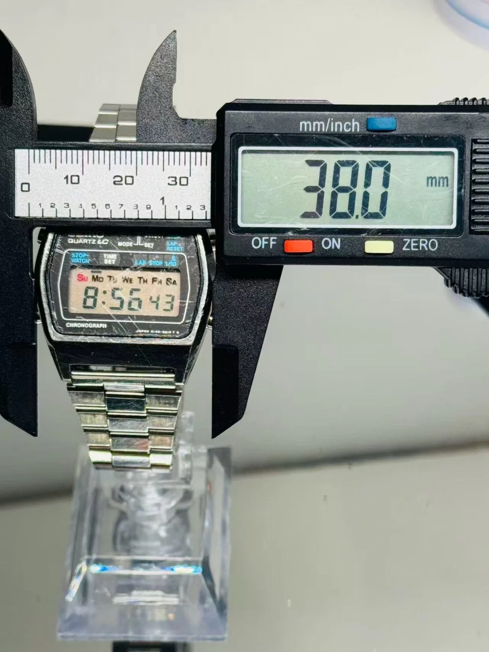 Vintage Seiko Men Quartz LC Digital Chronograph Watch 38mm New Battery Runs